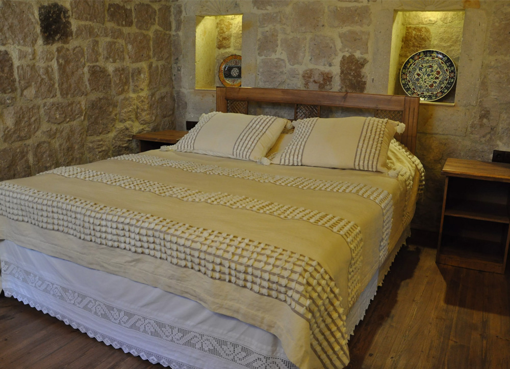 Suit & Family Room Detail 25