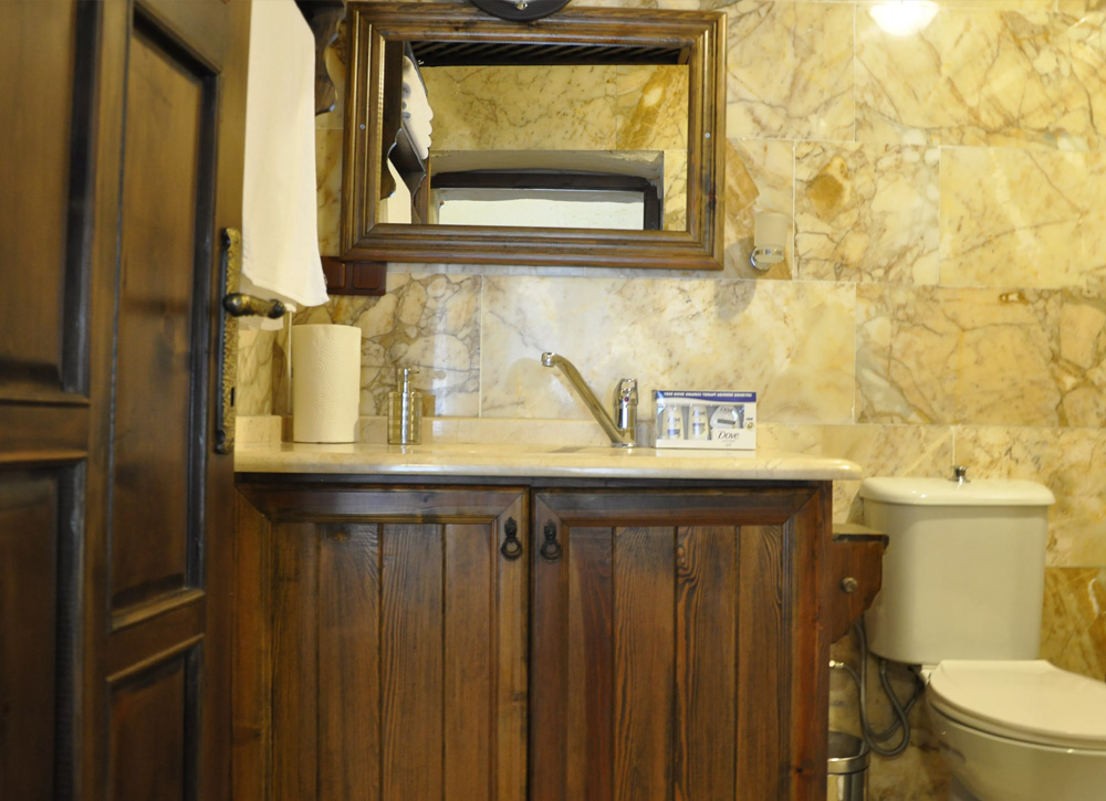 Traditional Room Detail 08